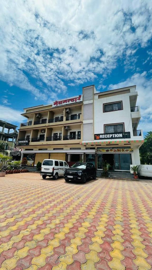 Hotel Meghmalhar Lodging Jejuri Buitenkant foto